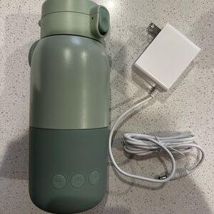 Sleek Green Portable bottle warmer with Charger